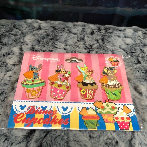 New Disney Parks Cupcake pins Booster set - Picture 2 of 8